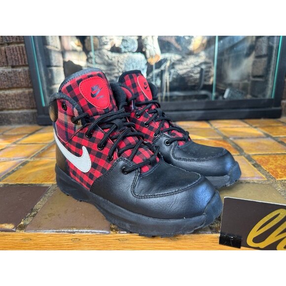 Youth 2y Nike Manoa SE Black Habanero Hiking Snow Boots AR1704-001 - Picture 2 of 9